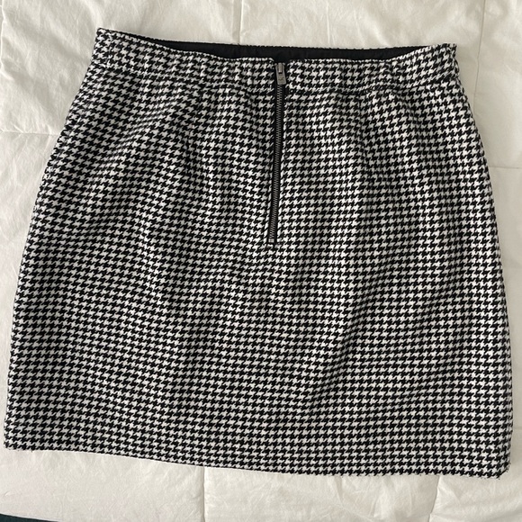 Hollister Skirt Ultra High Rise Wool Blend Mini Skirt Size M Black & White - Picture 3 of 10
